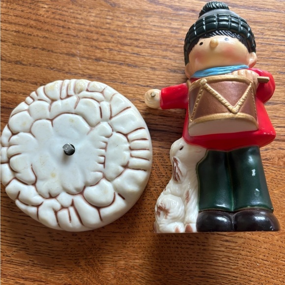 Vintage 1980 Christmas Little Drummer Boy music box! - Picture 14 of 14